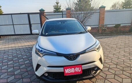Toyota C-HR I рестайлинг, 2018 год, 1 650 000 рублей, 2 фотография