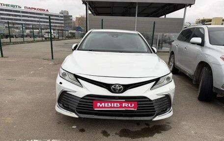 Toyota Camry, 2018 год, 1 995 000 рублей, 1 фотография