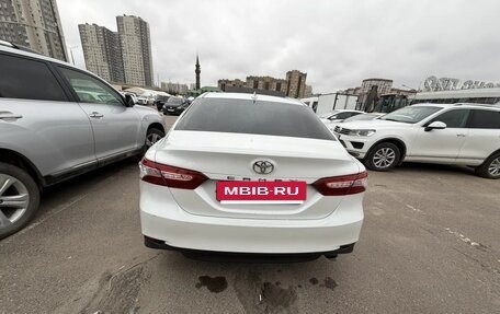 Toyota Camry, 2018 год, 1 995 000 рублей, 4 фотография