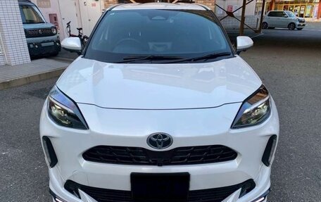 Toyota Yaris Cross, 2023 год, 1 548 000 рублей, 2 фотография