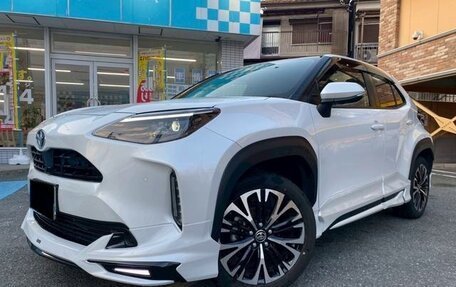 Toyota Yaris Cross, 2023 год, 1 548 000 рублей, 3 фотография