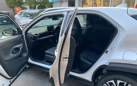 Toyota Yaris Cross, 2023 год, 1 548 000 рублей, 14 фотография