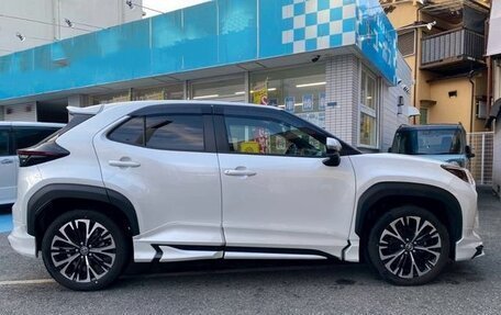 Toyota Yaris Cross, 2023 год, 1 548 000 рублей, 9 фотография