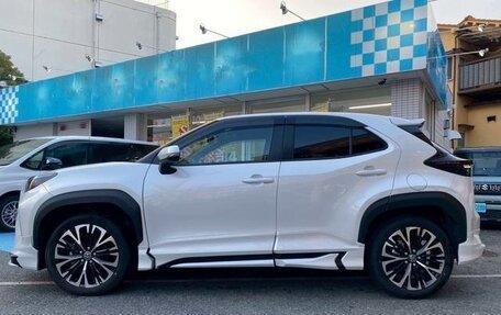 Toyota Yaris Cross, 2023 год, 1 548 000 рублей, 12 фотография