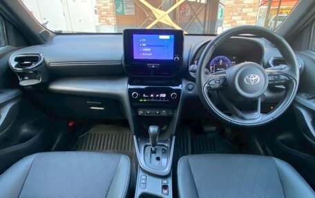 Toyota Yaris Cross, 2023 год, 1 548 000 рублей, 17 фотография