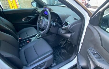 Toyota Yaris Cross, 2023 год, 1 548 000 рублей, 15 фотография