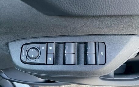 Toyota Yaris Cross, 2023 год, 1 548 000 рублей, 26 фотография