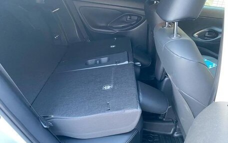 Toyota Yaris Cross, 2023 год, 1 548 000 рублей, 34 фотография