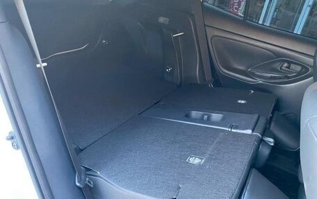 Toyota Yaris Cross, 2023 год, 1 548 000 рублей, 33 фотография