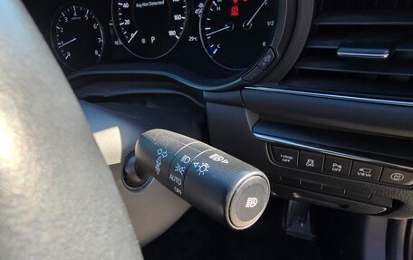 Mazda 3, 2019 год, 1 800 000 рублей, 17 фотография