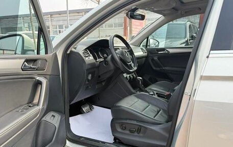 Volkswagen Tiguan II, 2023 год, 2 500 000 рублей, 4 фотография