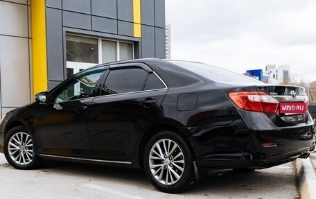 Toyota Camry, 2014 год, 2 100 000 рублей, 4 фотография