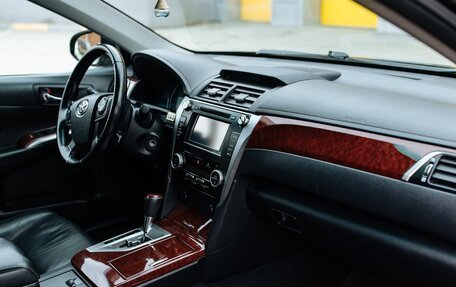 Toyota Camry, 2014 год, 2 100 000 рублей, 10 фотография