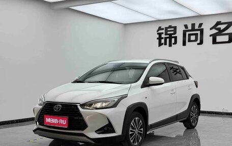 Toyota Yaris XP150 рестайлинг, 2022 год, 1 055 000 рублей, 1 фотография