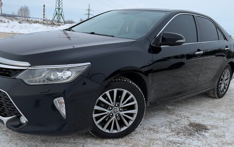 Toyota Camry, 2017 год, 2 040 000 рублей, 2 фотография