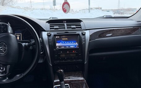 Toyota Camry, 2017 год, 2 040 000 рублей, 5 фотография