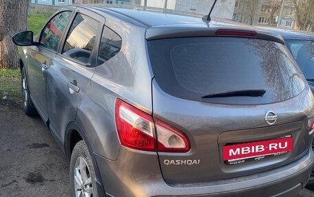 Nissan Qashqai, 2010 год, 640 000 рублей, 2 фотография