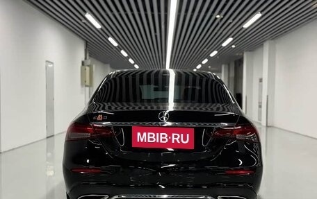 Mercedes-Benz E-Класс, 2022 год, 5 730 000 рублей, 5 фотография