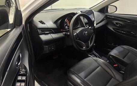 Toyota Yaris XP150 рестайлинг, 2023 год, 1 230 000 рублей, 8 фотография