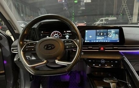 Hyundai Elantra, 2022 год, 1 150 000 рублей, 14 фотография