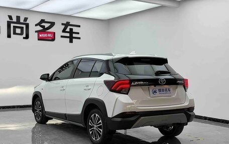 Toyota Yaris XP150 рестайлинг, 2022 год, 1 055 000 рублей, 6 фотография