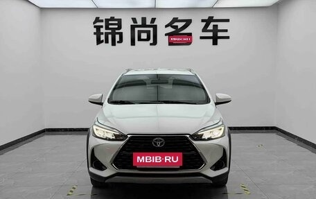 Toyota Yaris XP150 рестайлинг, 2022 год, 1 055 000 рублей, 2 фотография