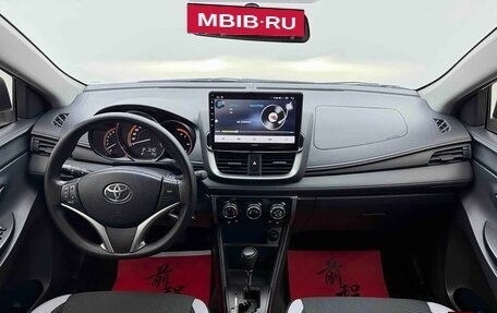 Toyota Yaris XP150 рестайлинг, 2022 год, 1 055 000 рублей, 19 фотография
