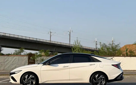 Hyundai Elantra, 2023 год, 1 350 555 рублей, 7 фотография