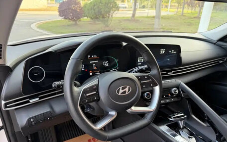 Hyundai Elantra, 2023 год, 1 350 555 рублей, 10 фотография