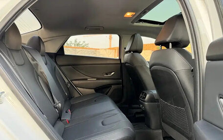 Hyundai Elantra, 2023 год, 1 350 555 рублей, 13 фотография