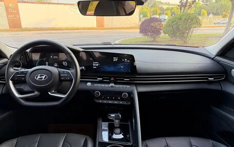 Hyundai Elantra, 2023 год, 1 350 555 рублей, 9 фотография