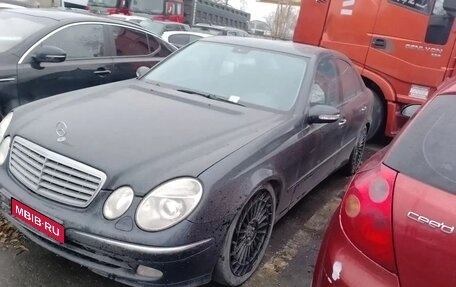 Mercedes-Benz E-Класс, 2002 год, 580 000 рублей, 1 фотография