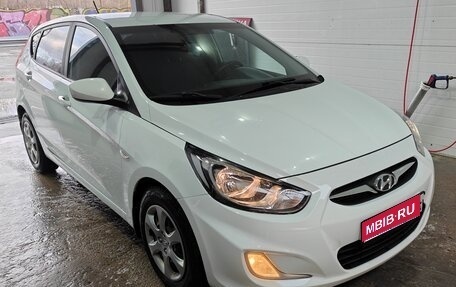 Hyundai Solaris II рестайлинг, 2013 год, 870 000 рублей, 1 фотография