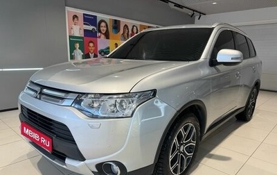 Mitsubishi Outlander III рестайлинг 3, 2014 год, 1 399 000 рублей, 1 фотография