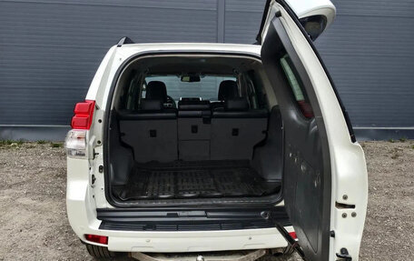 Toyota Land Cruiser Prado 150 рестайлинг 2, 2010 год, 2 100 000 рублей, 9 фотография