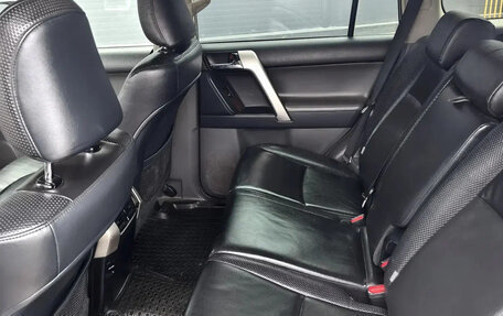 Toyota Land Cruiser Prado 150 рестайлинг 2, 2010 год, 2 100 000 рублей, 13 фотография