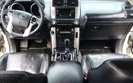 Toyota Land Cruiser Prado 150 рестайлинг 2, 2010 год, 2 100 000 рублей, 11 фотография