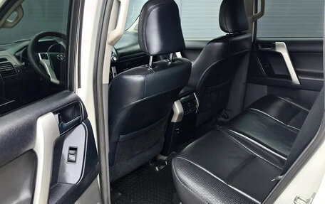 Toyota Land Cruiser Prado 150 рестайлинг 2, 2010 год, 2 100 000 рублей, 12 фотография