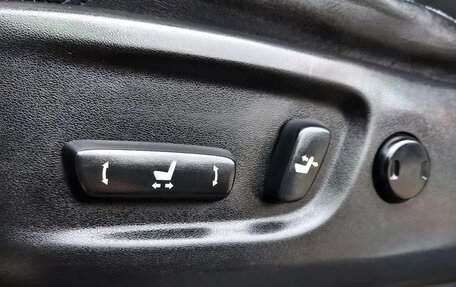 Toyota Land Cruiser Prado 150 рестайлинг 2, 2010 год, 2 100 000 рублей, 16 фотография