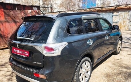 Mitsubishi Outlander III рестайлинг 3, 2014 год, 1 250 000 рублей, 5 фотография