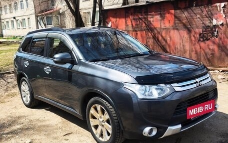 Mitsubishi Outlander III рестайлинг 3, 2014 год, 1 250 000 рублей, 7 фотография