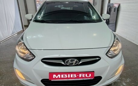 Hyundai Solaris II рестайлинг, 2013 год, 870 000 рублей, 2 фотография