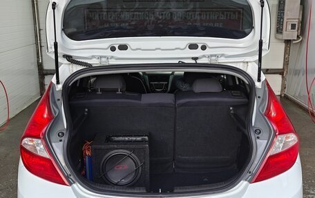 Hyundai Solaris II рестайлинг, 2013 год, 870 000 рублей, 23 фотография