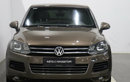 Volkswagen Touareg III, 2012 год, 2 045 000 рублей, 2 фотография