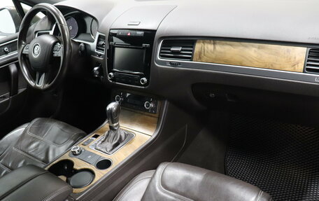 Volkswagen Touareg III, 2012 год, 2 045 000 рублей, 6 фотография