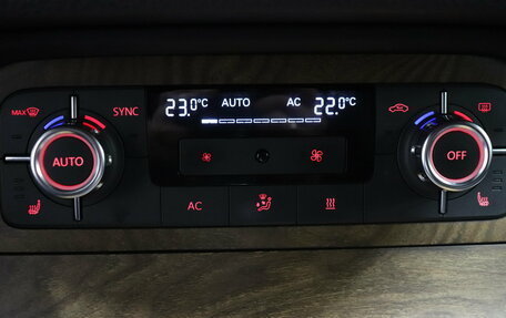 Volkswagen Touareg III, 2012 год, 2 045 000 рублей, 18 фотография