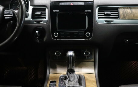 Volkswagen Touareg III, 2012 год, 2 045 000 рублей, 17 фотография