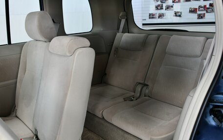 Toyota ISis I, 2009 год, 1 177 000 рублей, 25 фотография