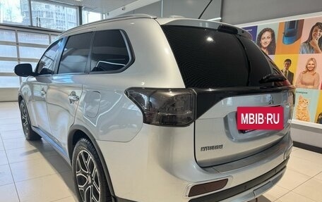 Mitsubishi Outlander III рестайлинг 3, 2014 год, 1 399 000 рублей, 4 фотография