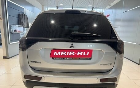 Mitsubishi Outlander III рестайлинг 3, 2014 год, 1 399 000 рублей, 5 фотография
